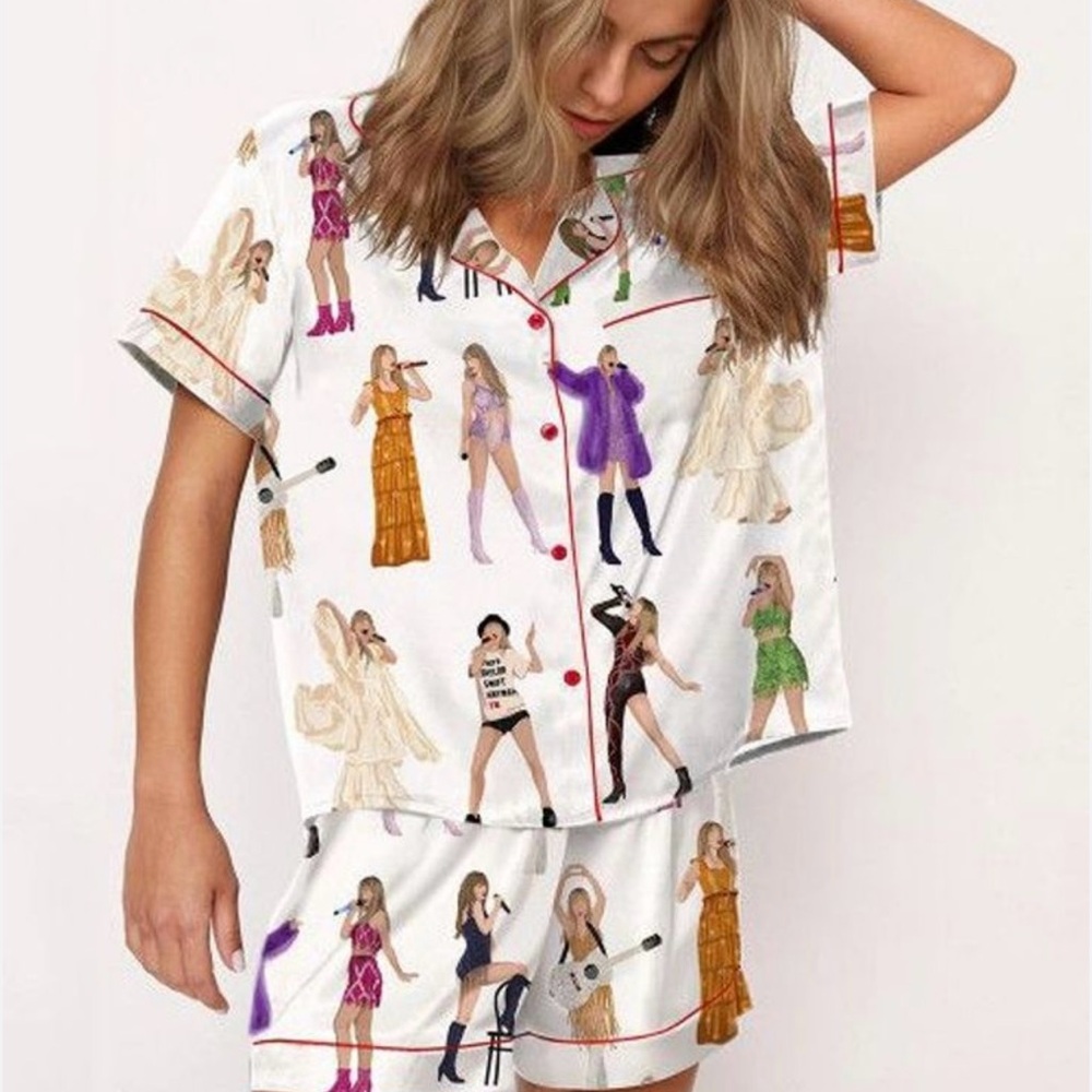 Taylor Swift Silky Pajamas Size XS
Eras Tour Outfits